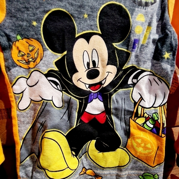 NWT 2 Piece Disney Vampire Mickey Mouse Pajama Glow In The Dark Halloween 4T New - Picture 3 of 6